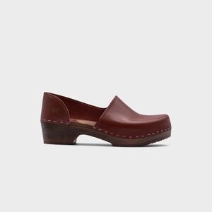 Slip-On Leather Clog in Cognac